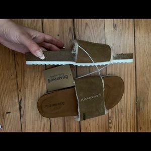 5 for $20 - NWT Bearpaw slides
